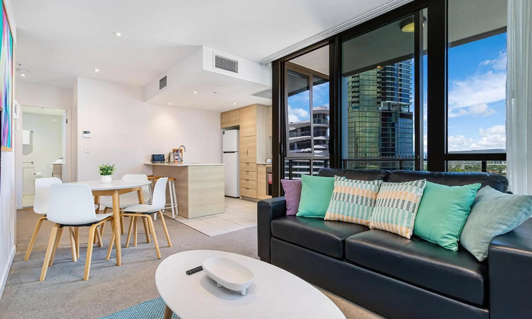 Beach & City Dreams At Avani Broadbeach Gold Coast Austrália